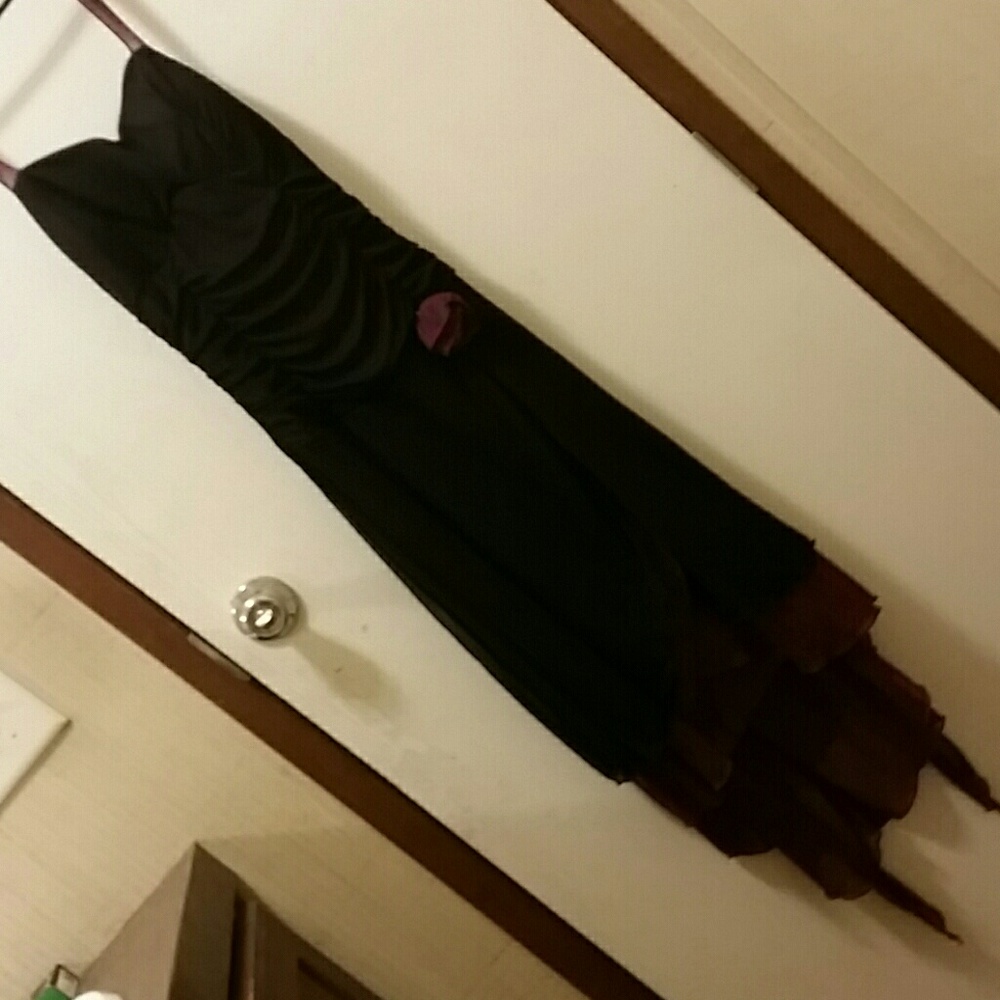 Maroon slim fit high low elegant dress - Picture 2 of 3
